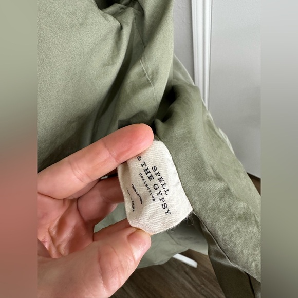 Spell and The Gypsy Eagleback Matinee Embroidered
Studded Khaki Jacket L run S/M - Picture 11 of 13